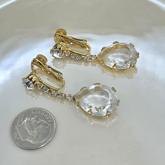 Vendome Vintage Gold Tone Pear Glass Crystal Clip Drop Earrings - Picture 3 of 4